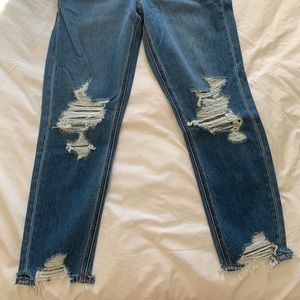 American Eagle mom jean - tags on